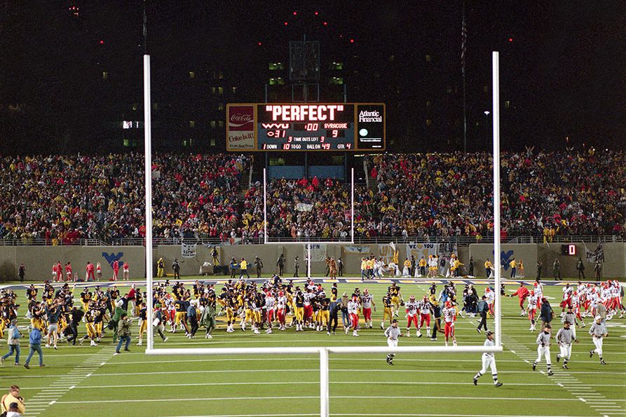 Scoreboard after last game of perfect regular season in 1988